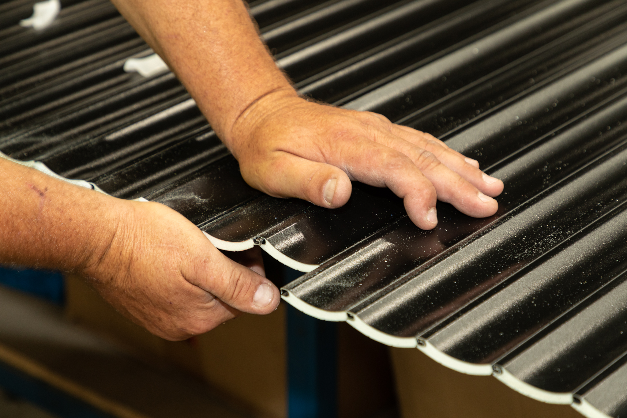 T5 DMI Hz01 – 240V Motor with Manual Override & Integrated Radio Receiver